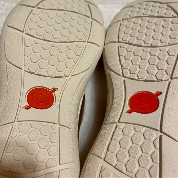 Born Women’s Lot Leather Sandals in Cognac - Picture 7 of 10